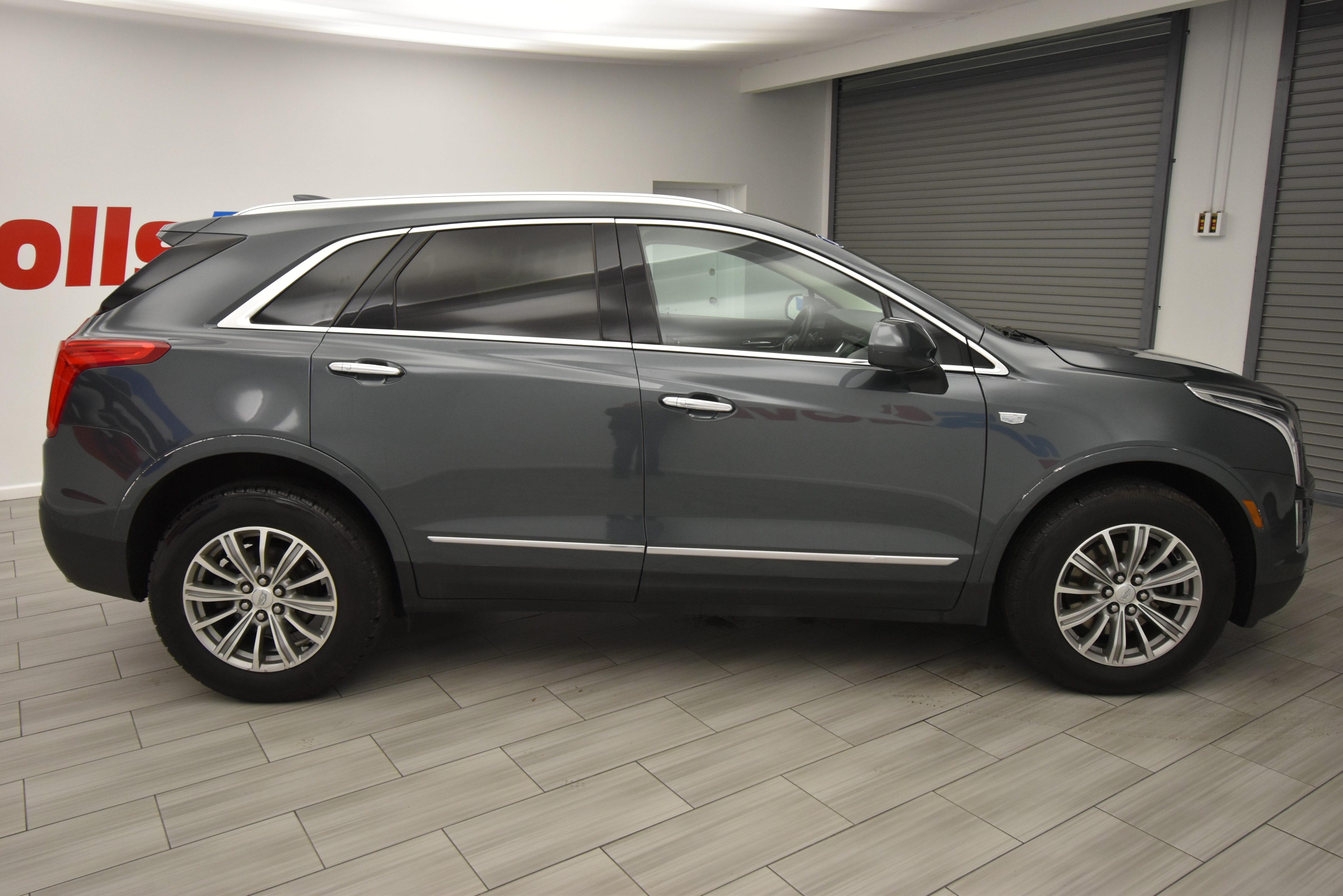 Pre Owned 2017 Cadillac Xt5 Luxury Fwd Sport Utility In Philadelphia